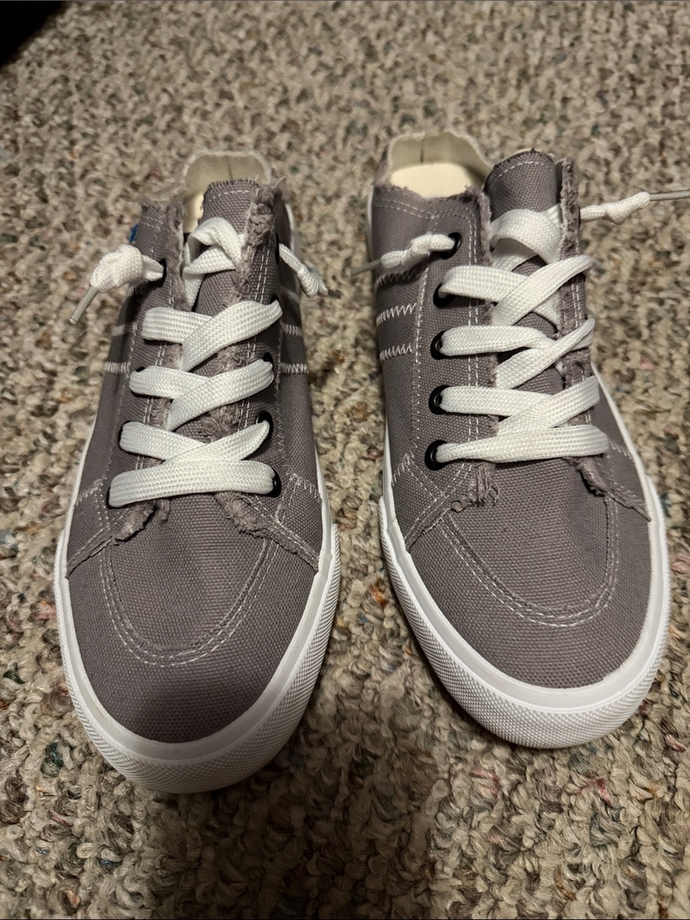Casual Low-Top Canvas Sneakers in Gray with White Soles